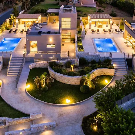 Imperium Luxury Villas-sauna, Jacuzzi&heated Pool *